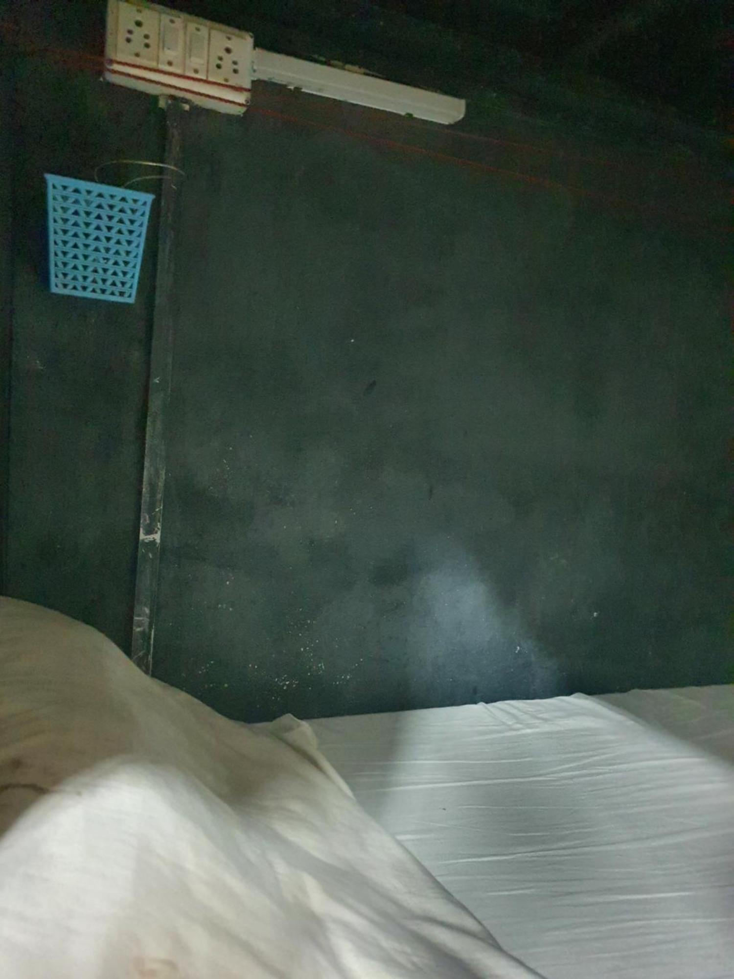 Bapuji Dormitory Hostel مومباي المظهر الخارجي الصورة