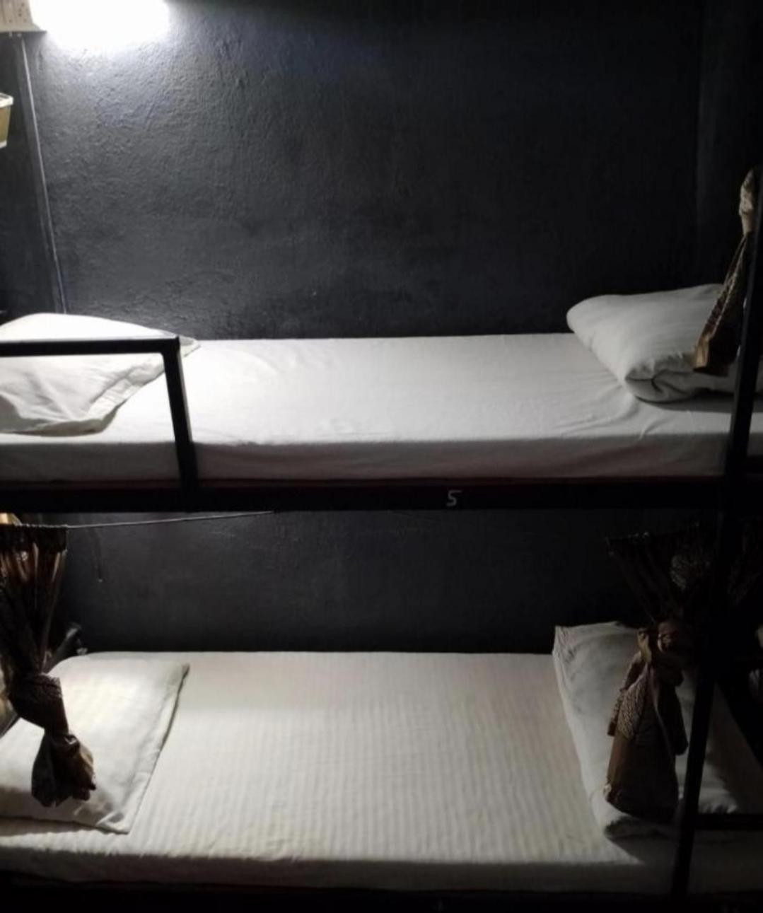 Bapuji Dormitory Hostel مومباي المظهر الخارجي الصورة