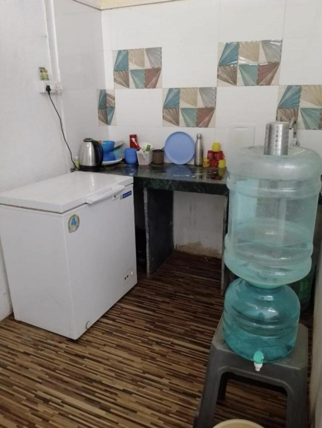 Bapuji Dormitory Hostel مومباي المظهر الخارجي الصورة