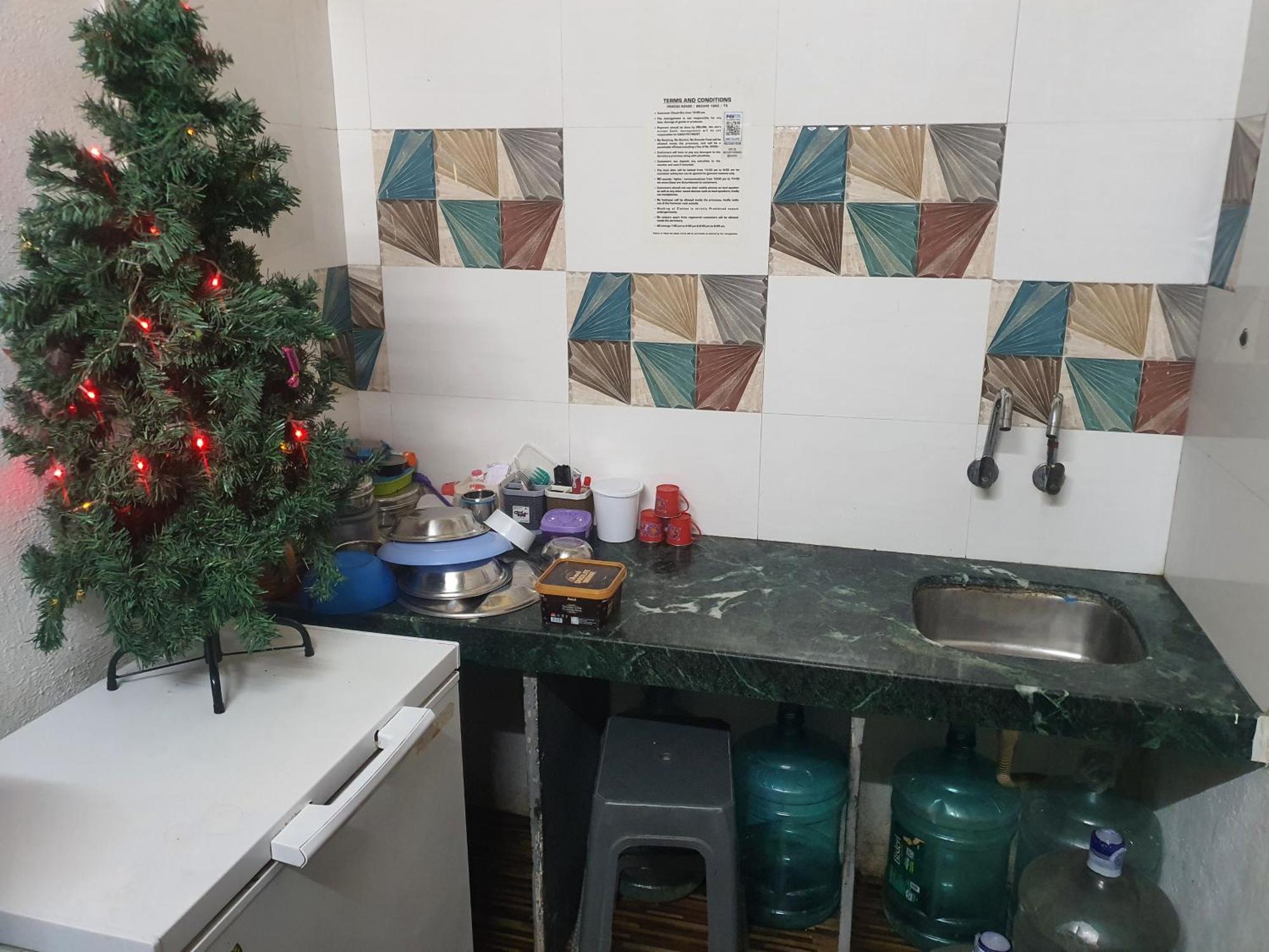 Bapuji Dormitory Hostel مومباي المظهر الخارجي الصورة
