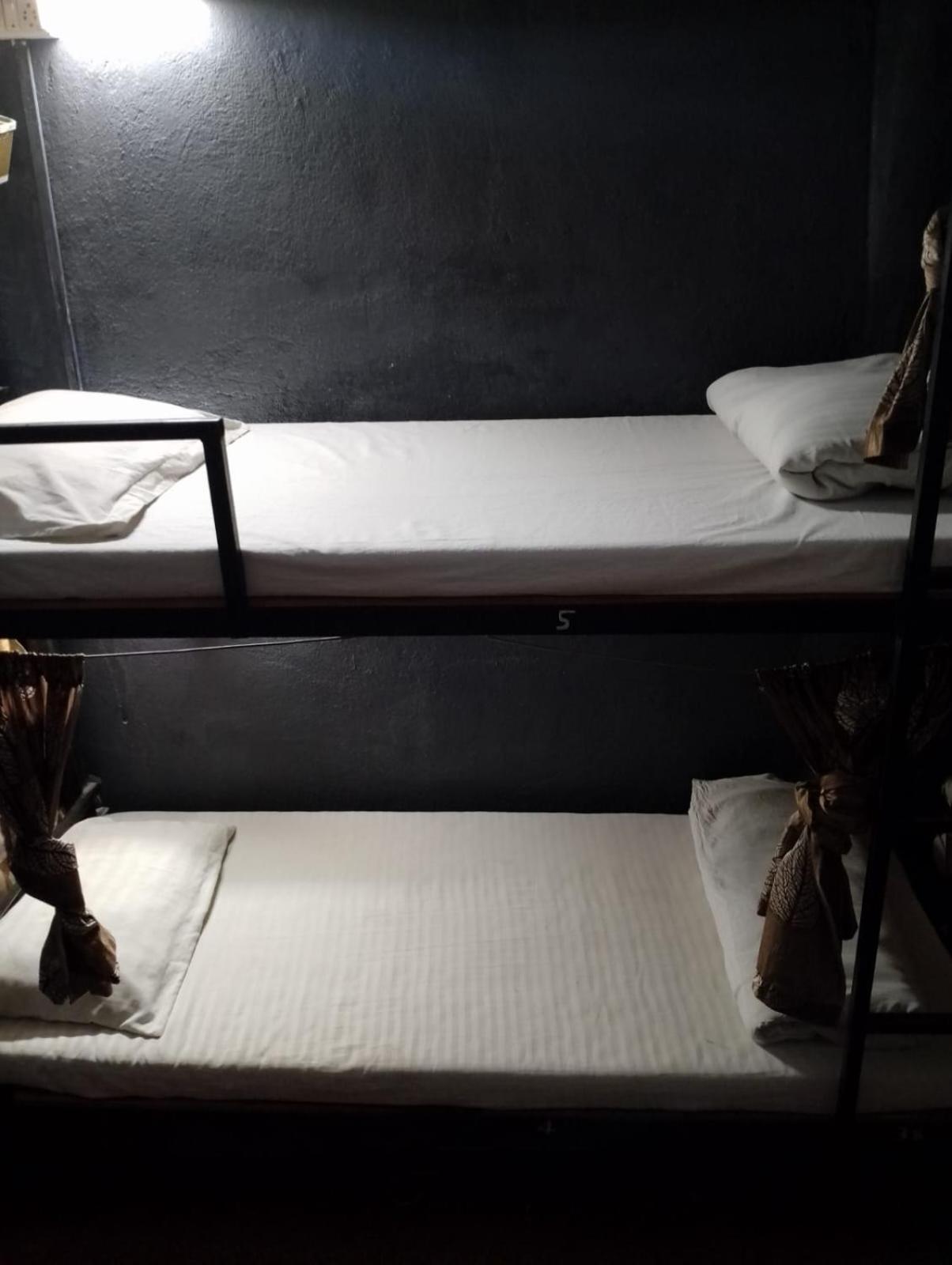Bapuji Dormitory Hostel مومباي المظهر الخارجي الصورة